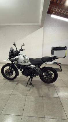 ROYAL ENFIELD HIMALAYAN 450 KAMET WHITE ROYAL ENFIELD HIMALAYAN 450 KAMET WHITE